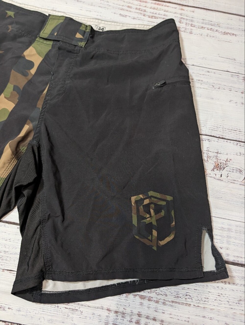 Born Primitive Men's American Defender Board Shorts Swim Trunks Size 34 Camo - Picture 4 of 12